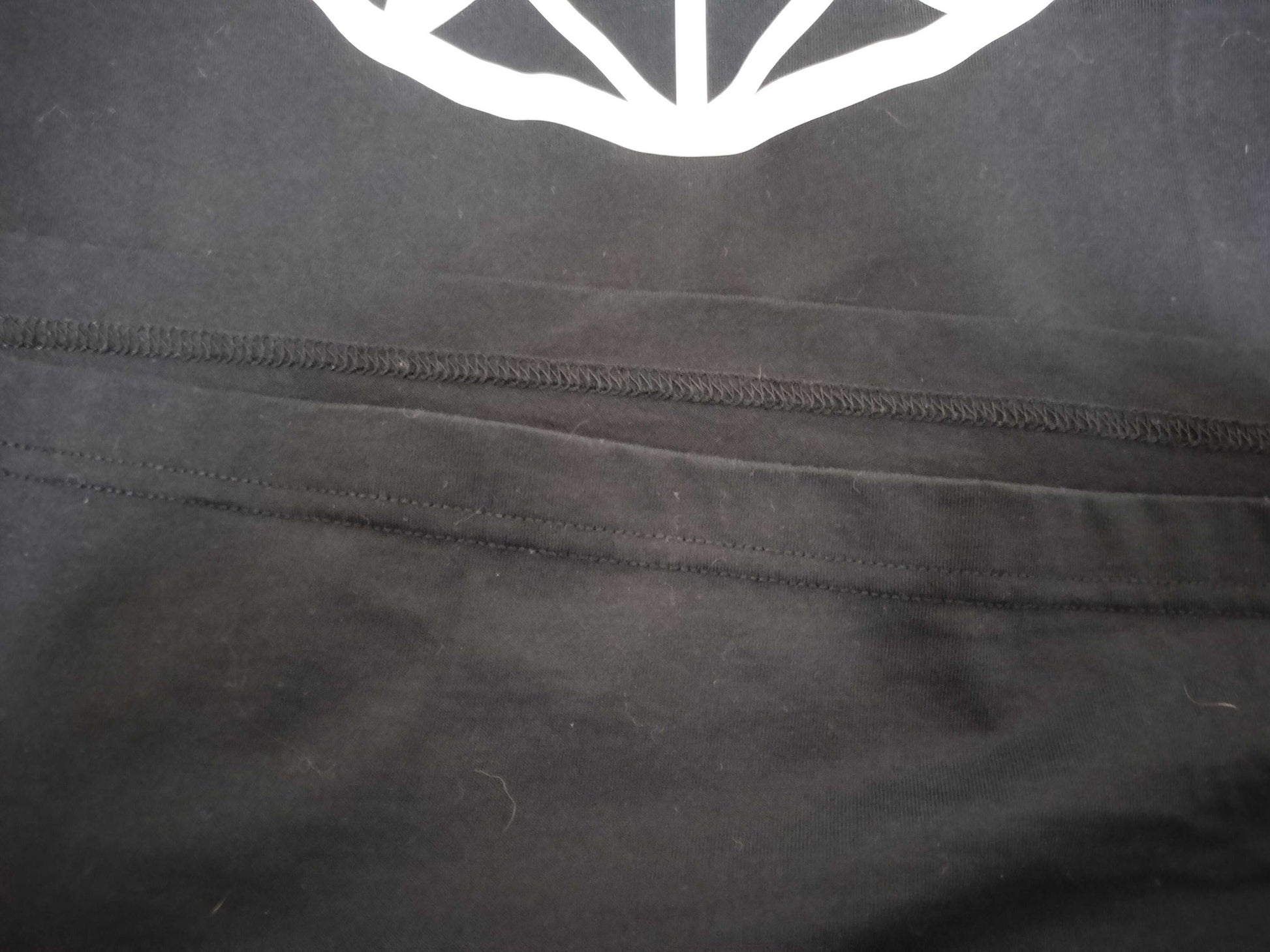 BURBERRY design shirt T-shirt