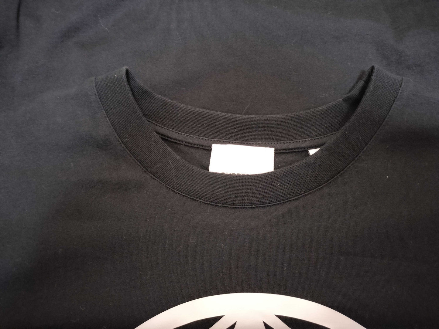 BURBERRY design shirt T-shirt