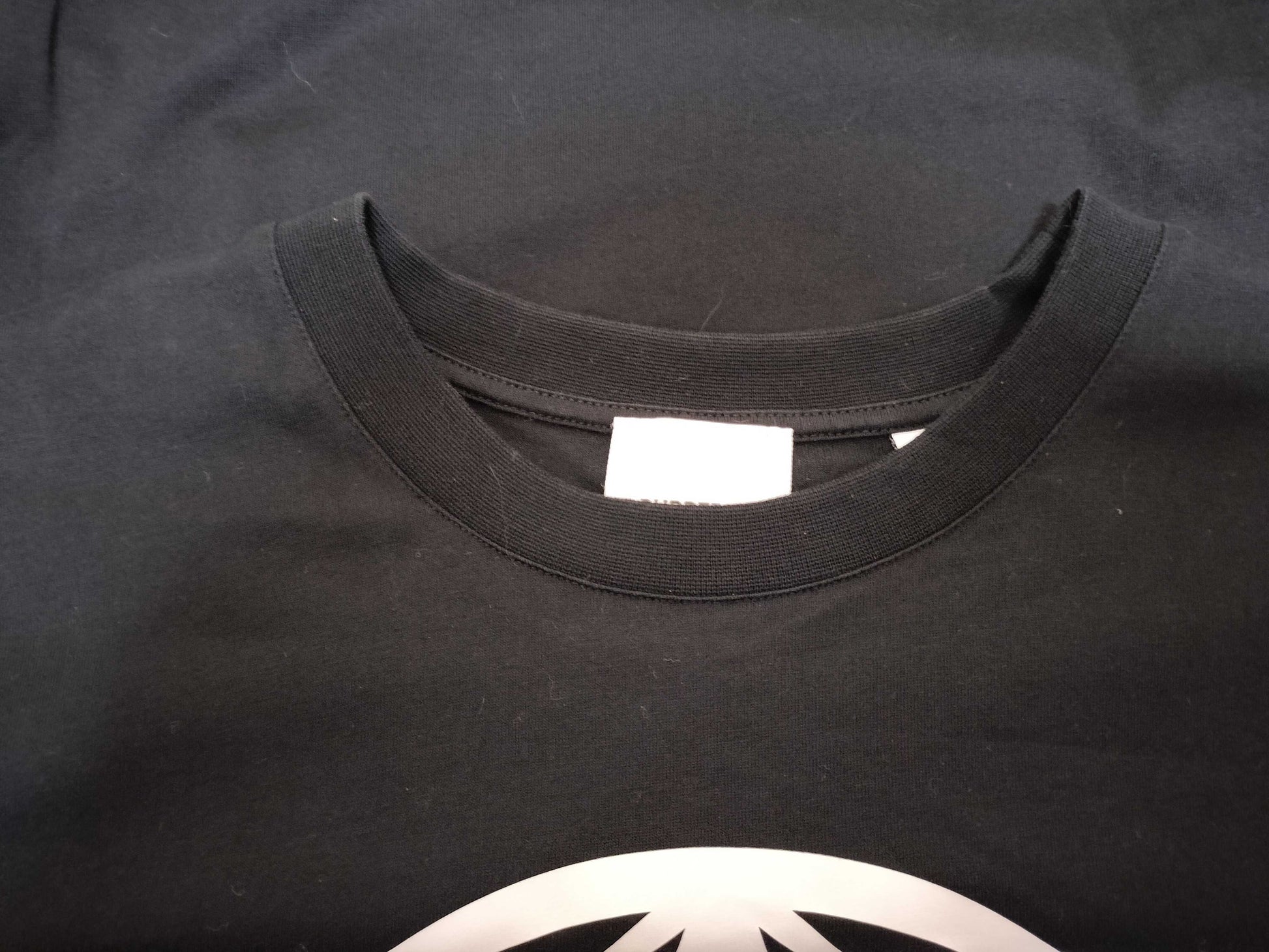 BURBERRY design shirt T-shirt