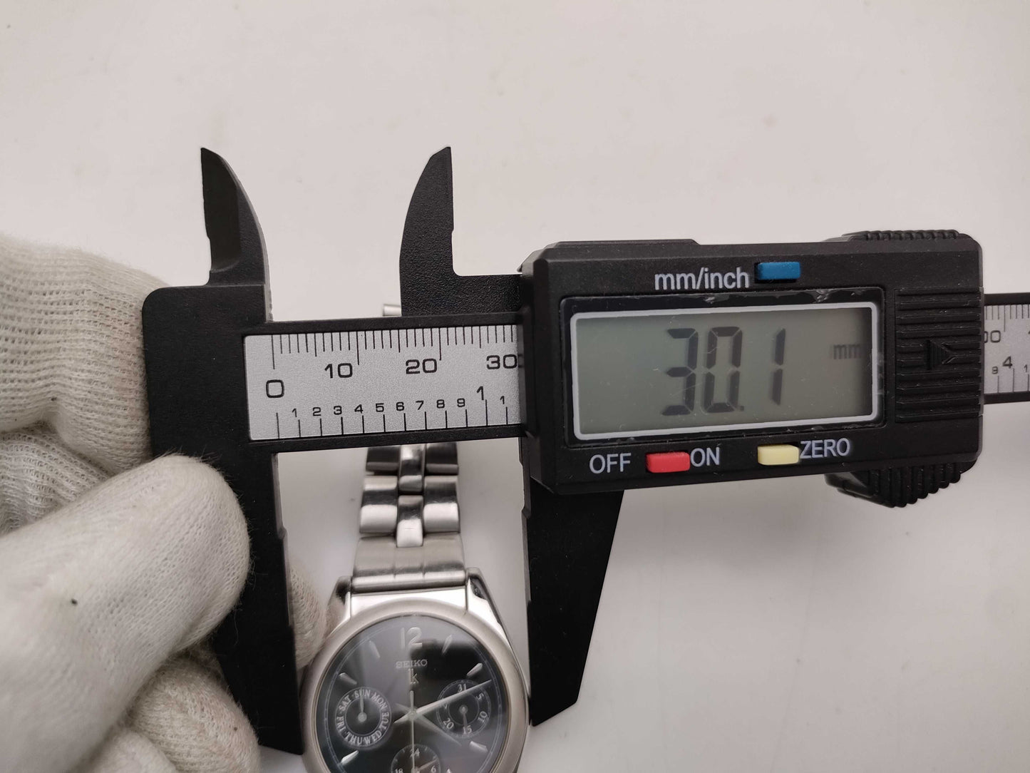 SEIKO 5Y89-0A10 Women's Watch