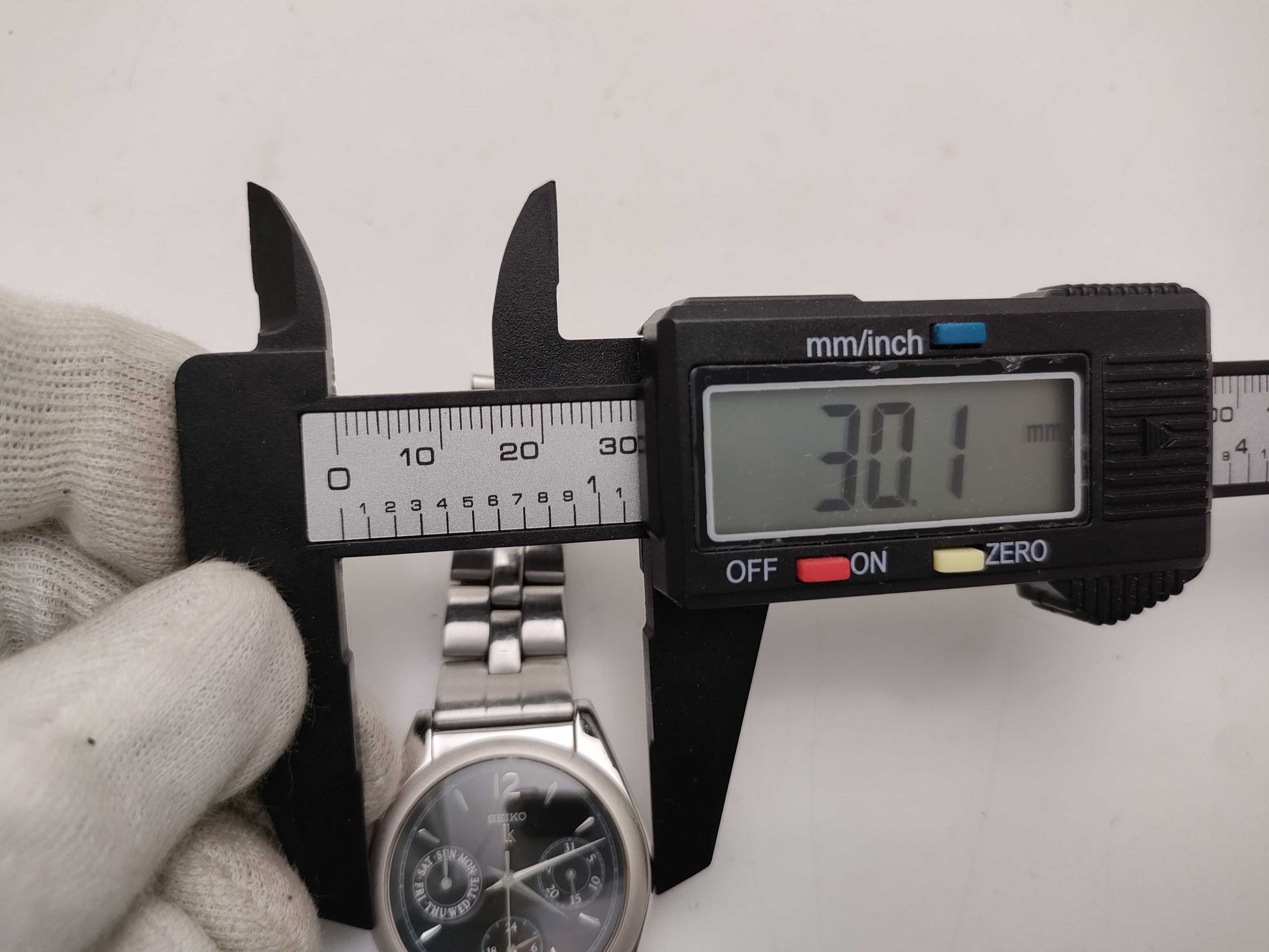 SEIKO 5Y89-0A10 Women's Watch