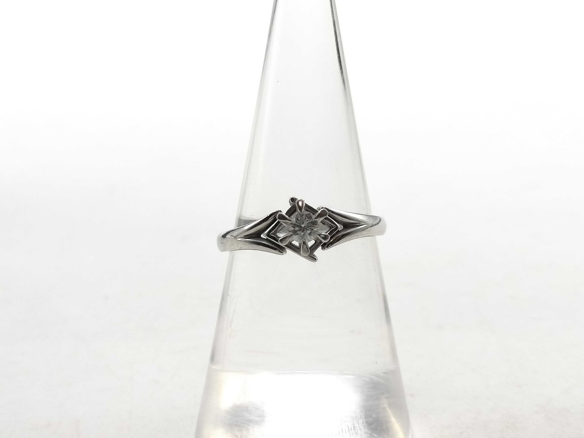 Diamond Pt900 3.9g Ring 