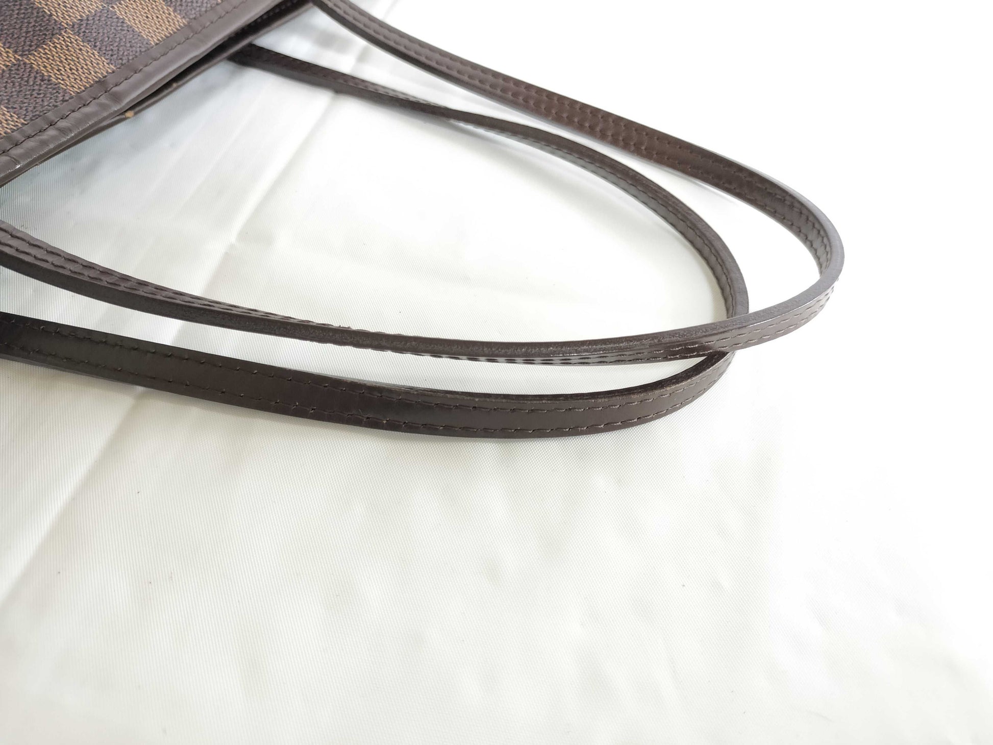 LOUIS VUITTON Damier N51105 Neverfull MM Tote Bag