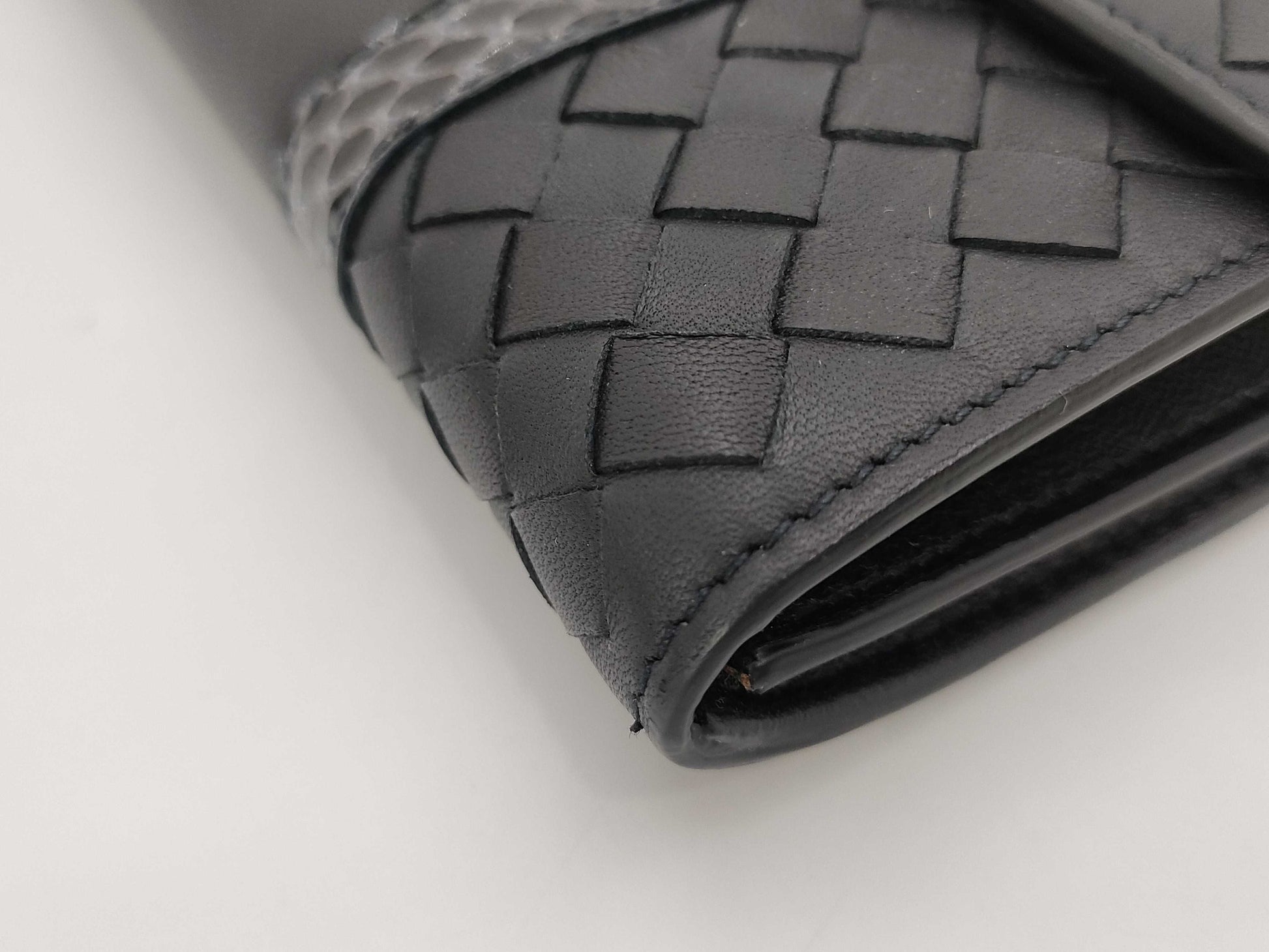 (10461_0267)▼BOTTEGA VENETA Intrecciato Flap Leather x Python Long Wallet Wallet