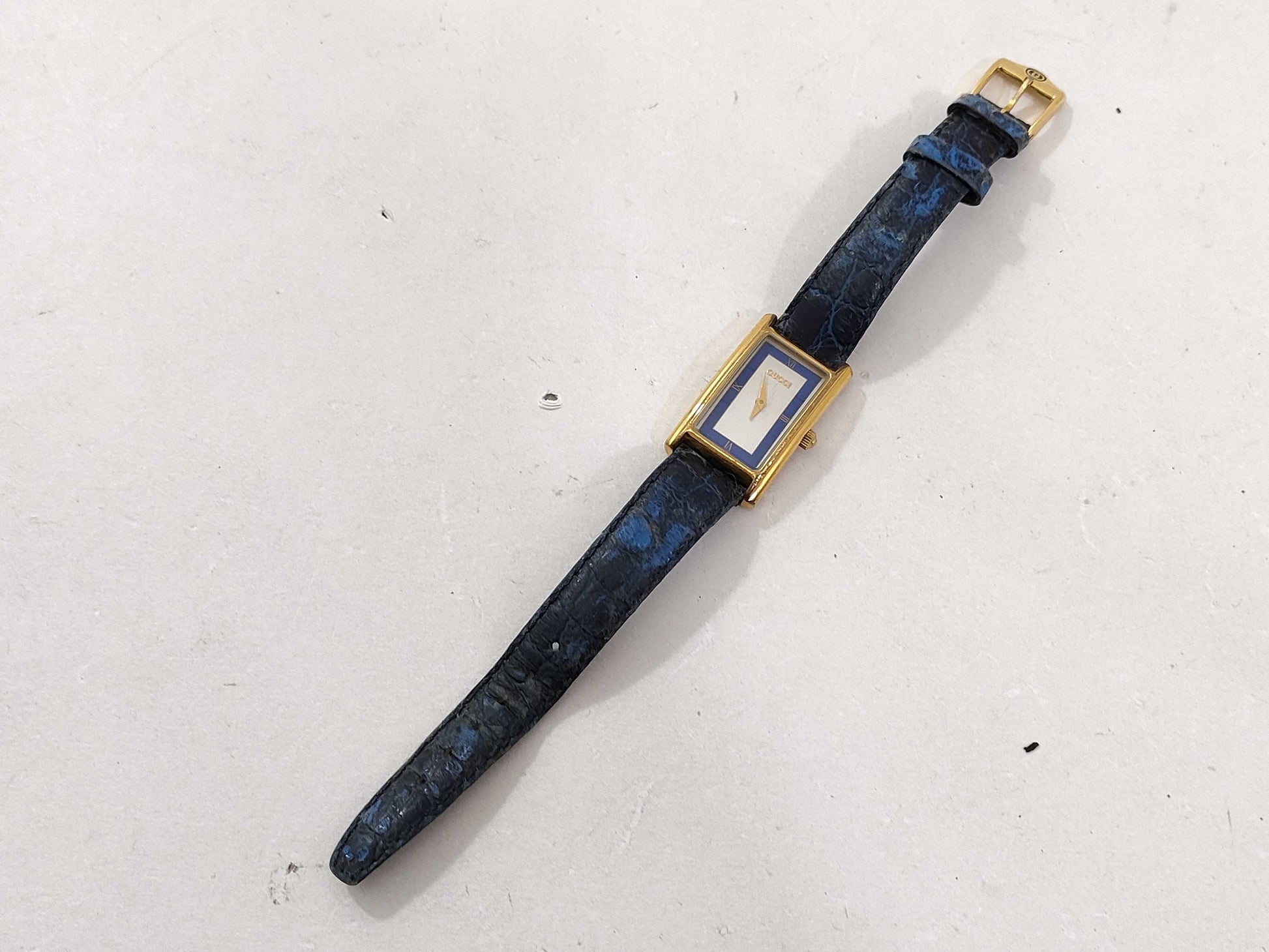 GUCCI 2600L Women's Watch