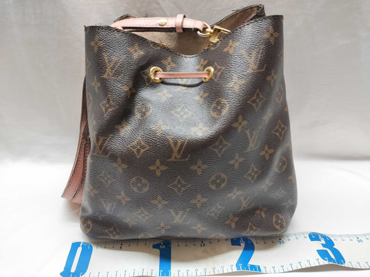 LOUIS VUITTON Monogram NeoNoe Shoulder Bag