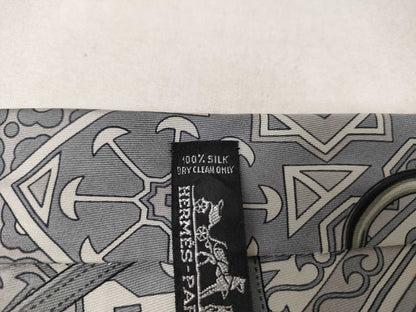 HERMES *2 / CHANEL *1 / GUCCI *2 Ties *5 Ties with broken tip and no fraying