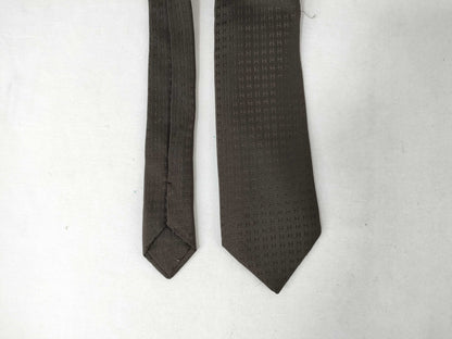 HERMES *2 / CHANEL *1 / GUCCI *2 Ties *5 Ties with broken tip and no fraying