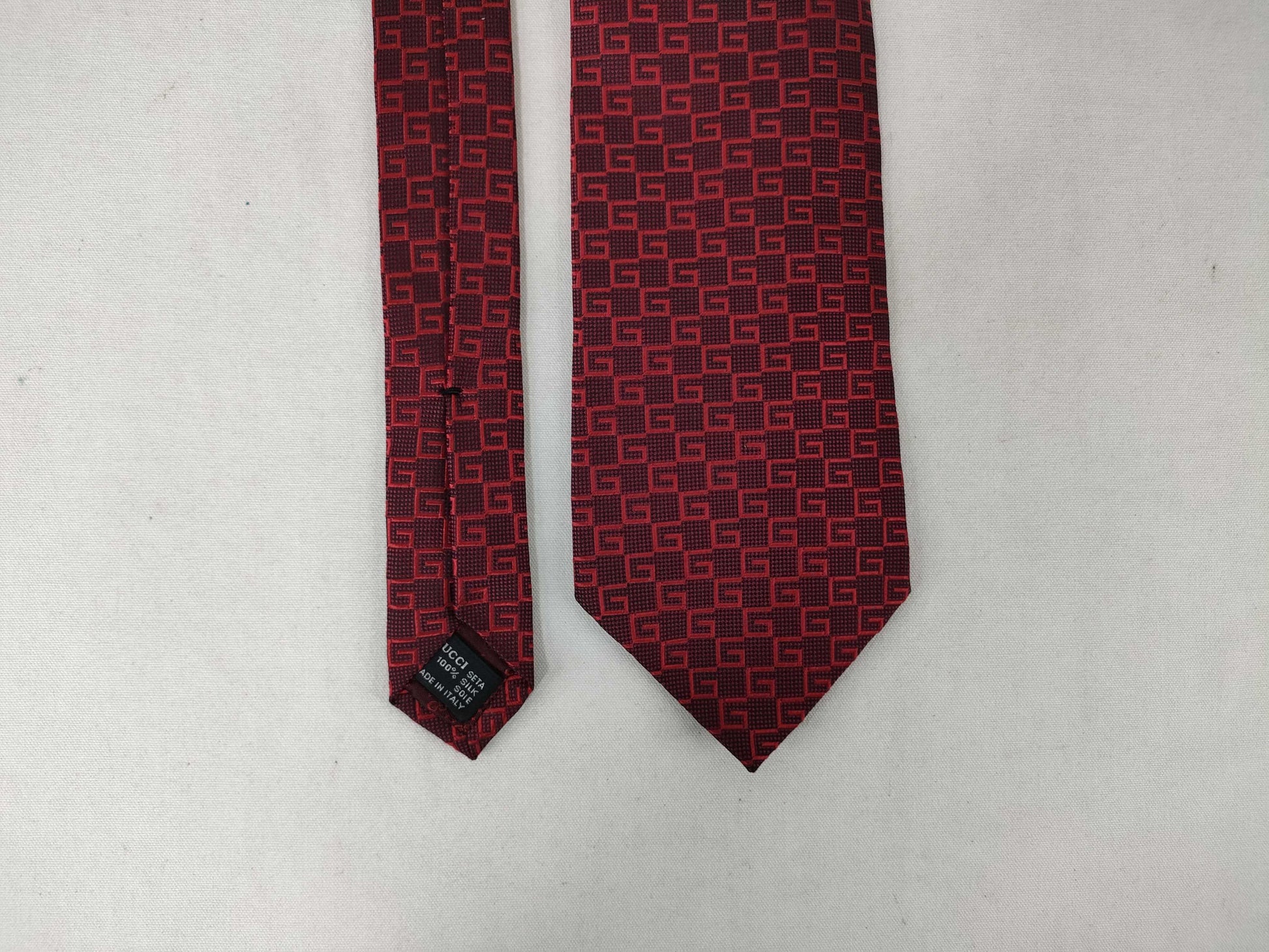 HERMES *2 / CHANEL *1 / GUCCI *2 Ties *5 Ties with broken tip and no fraying