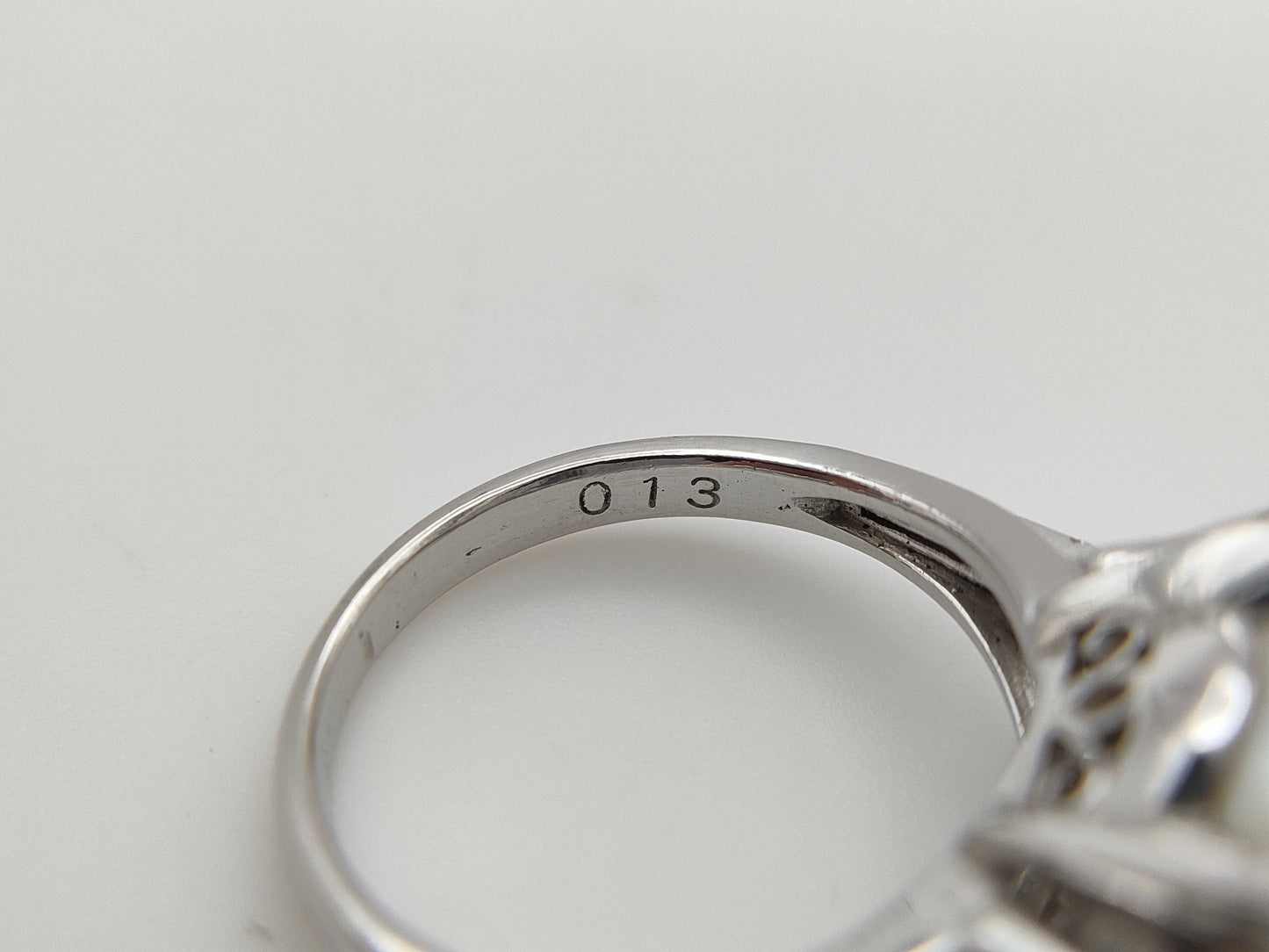 Pearl, diameter approximately 11.6mm, D0.13ct, Pt900, 8.3g, Ring 