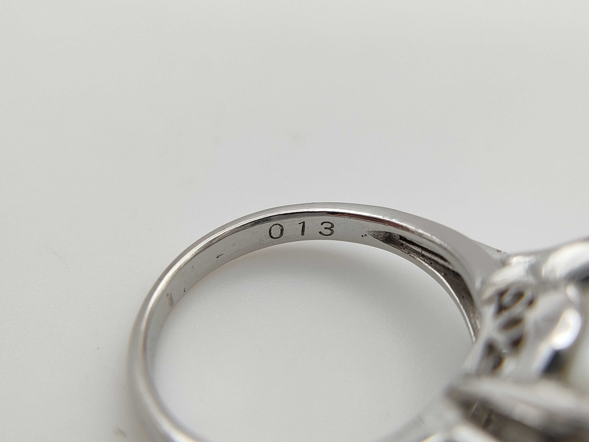 Pearl, diameter approximately 11.6mm, D0.13ct, Pt900, 8.3g, Ring 