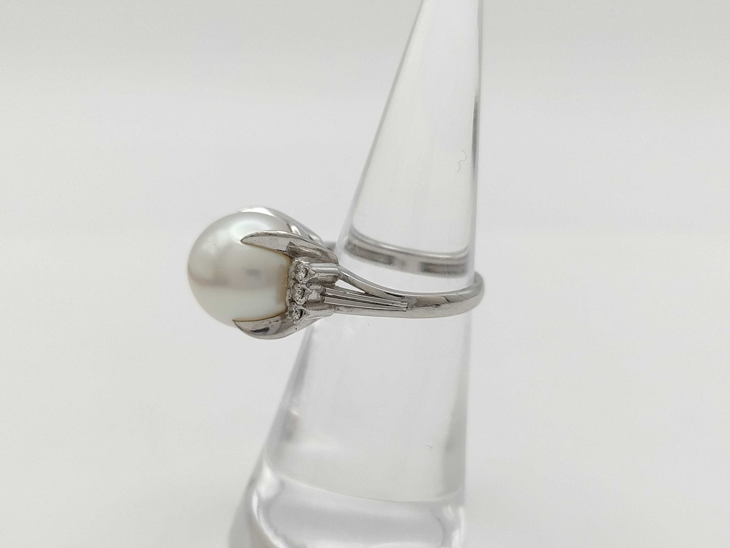 Pearl, diameter approximately 11.6mm, D0.13ct, Pt900, 8.3g, Ring 