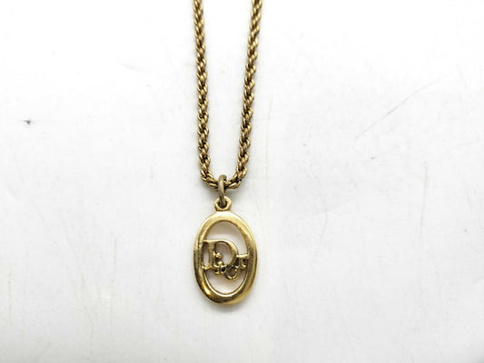 Dior logo necklace oval necklace