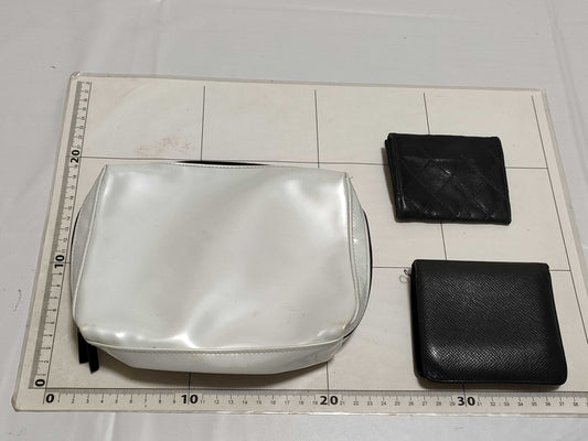 LOUIS VUITTON CHANEL Accessory Set 3-Piece Wallet