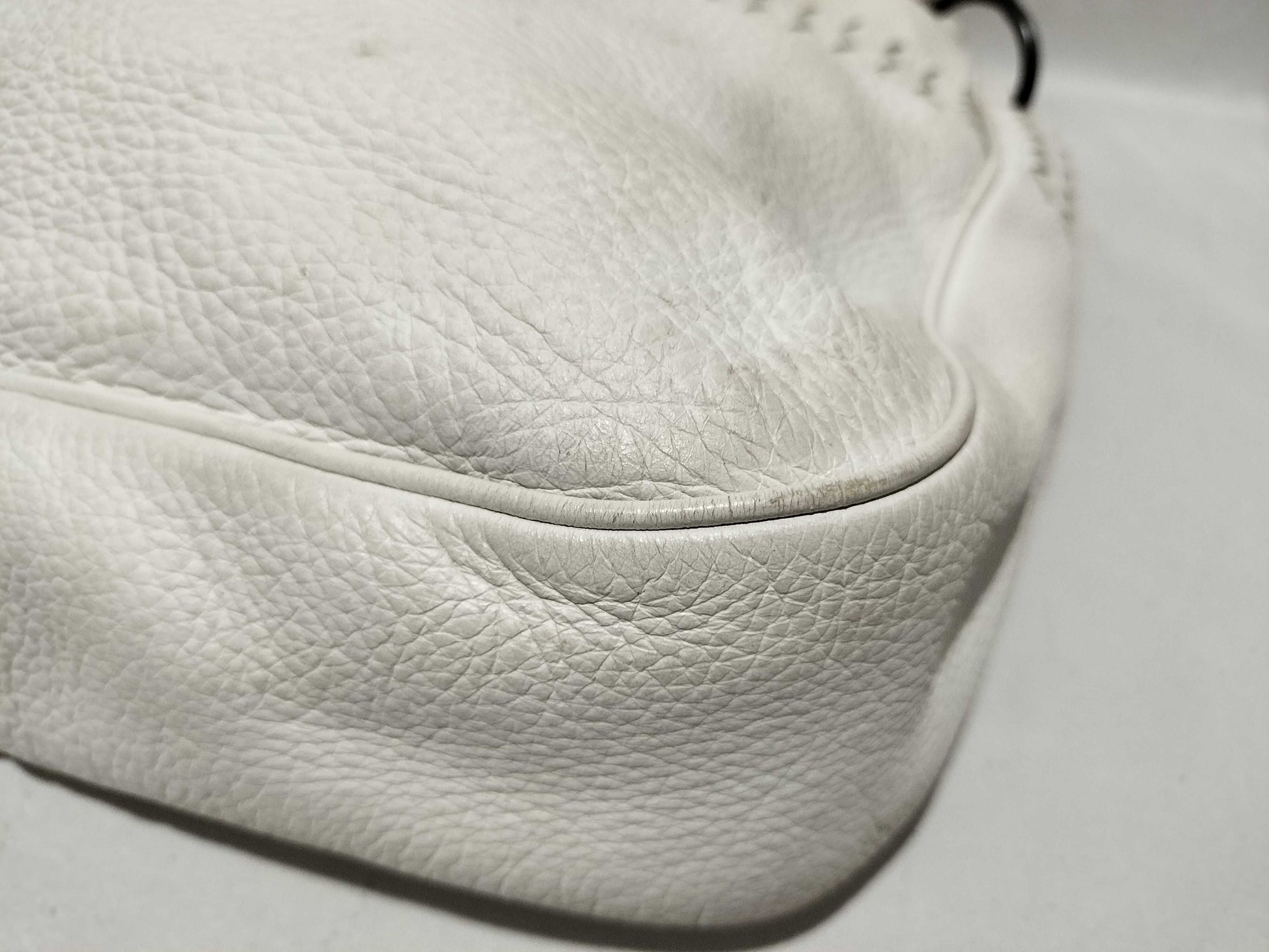 BOTTEGA VENETA Intrecciato One-Shoulder White Shoulder Bag