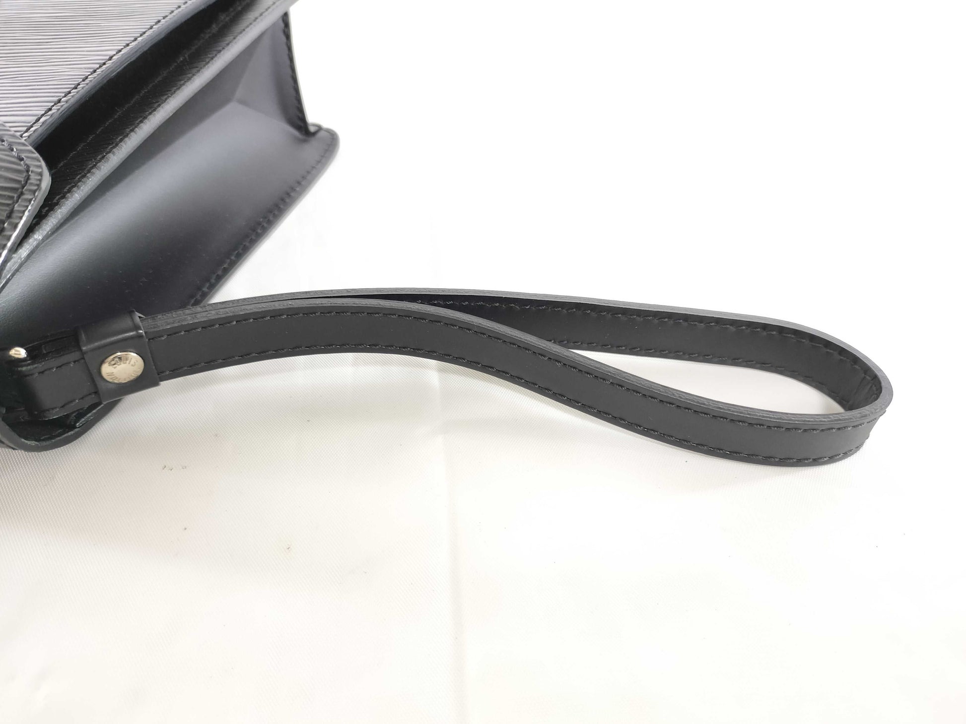 LOUIS VUITTON Epi Serie Dragonne Second Bag