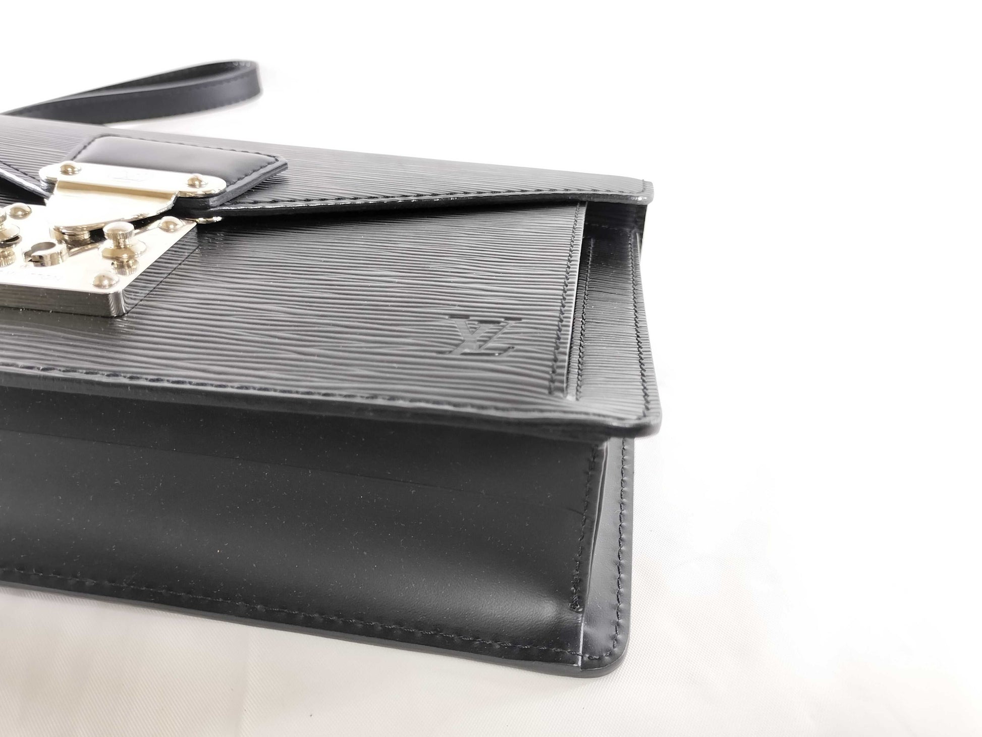 LOUIS VUITTON Epi Serie Dragonne Second Bag