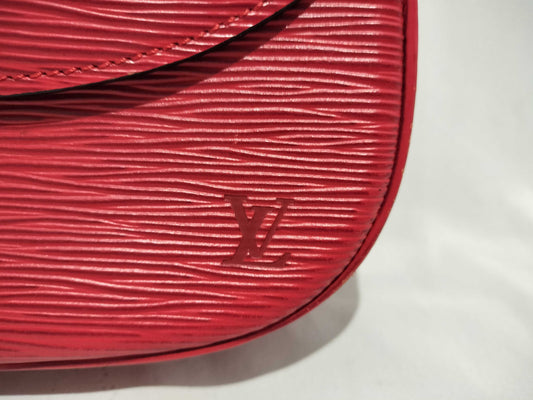 LOUIS VUITTON Epi Saint-Cloud N Shoulder Bag
