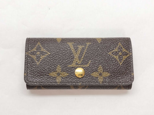 LOUIS VUITTON Monogram Key Case, 4-Ring, Personalized Key Case/Key Holder