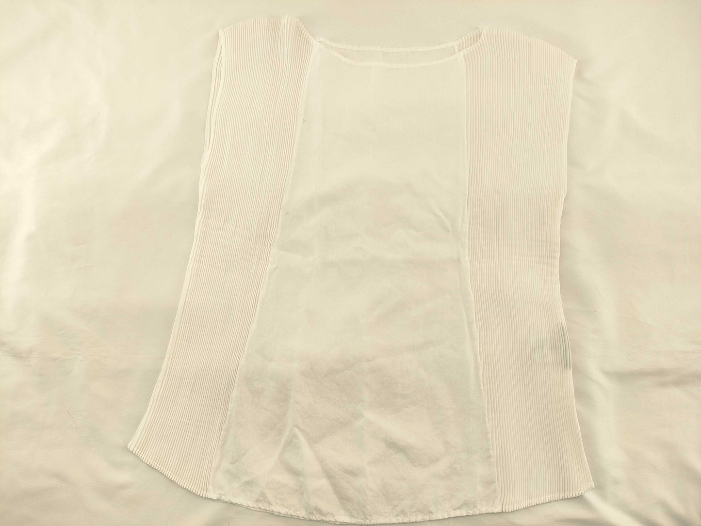 ISSEY MIYAKE Pleated White Top