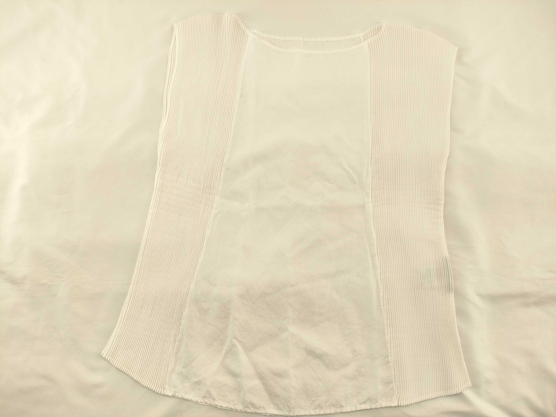 ISSEY MIYAKE Pleated White Top