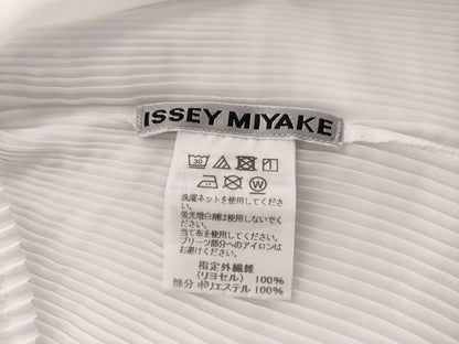 ISSEY MIYAKE Pleated White Top