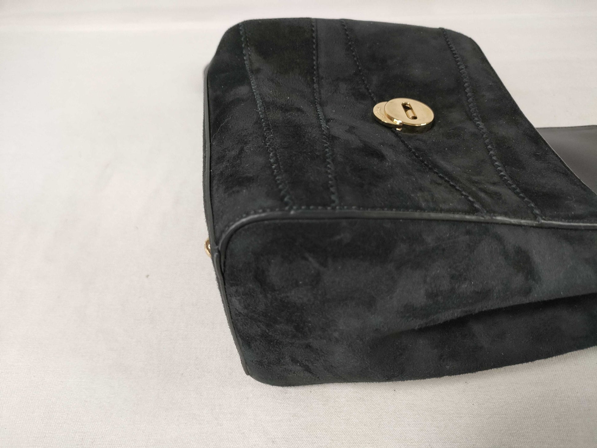 Salvatore Ferragamo Vara Chain Shoulder Bag