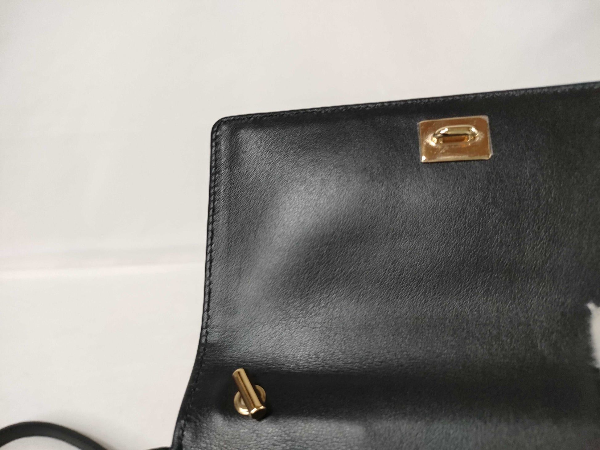 Salvatore Ferragamo Vara Chain Shoulder Bag