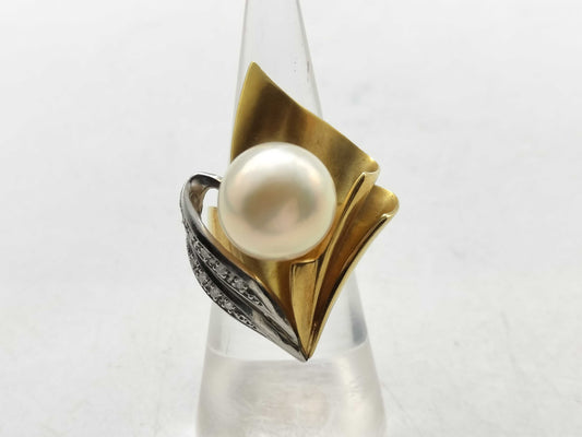 Semi-Round South Sea Pearl, Diameter: Approx. 12.6mm, D0.087ct, 15.6g, 18K Gold/Pt900, Ring 