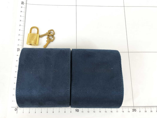 LOUIS VUITTON 2 watch cases, 1 padlock, and other accessories