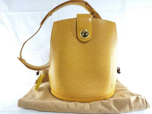 LOUIS VUITTON Epi Cluny Shoulder Bag with Crack