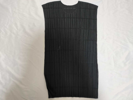 ISSEY MIYAKE Pleats Please Sleeveless Black Top