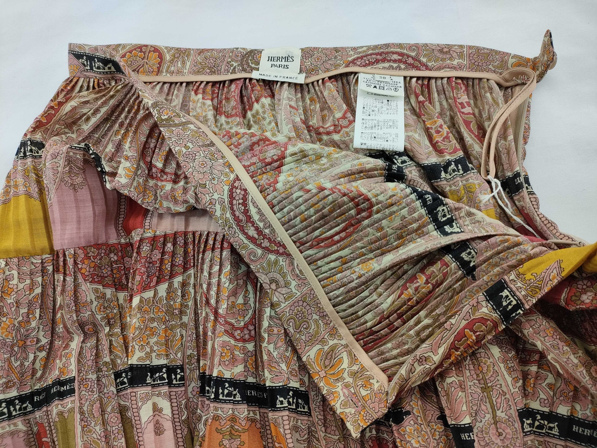 HERMES pleated skirt with ribbon pattern