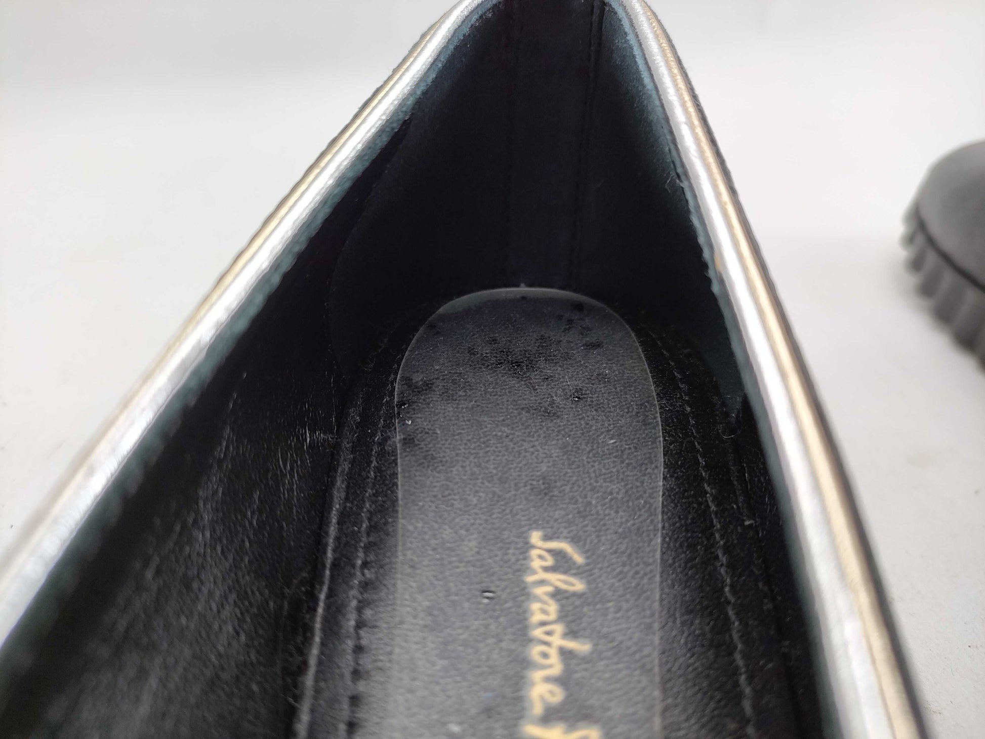Salvatore Ferragamo Vara Vara Chain Pumps
