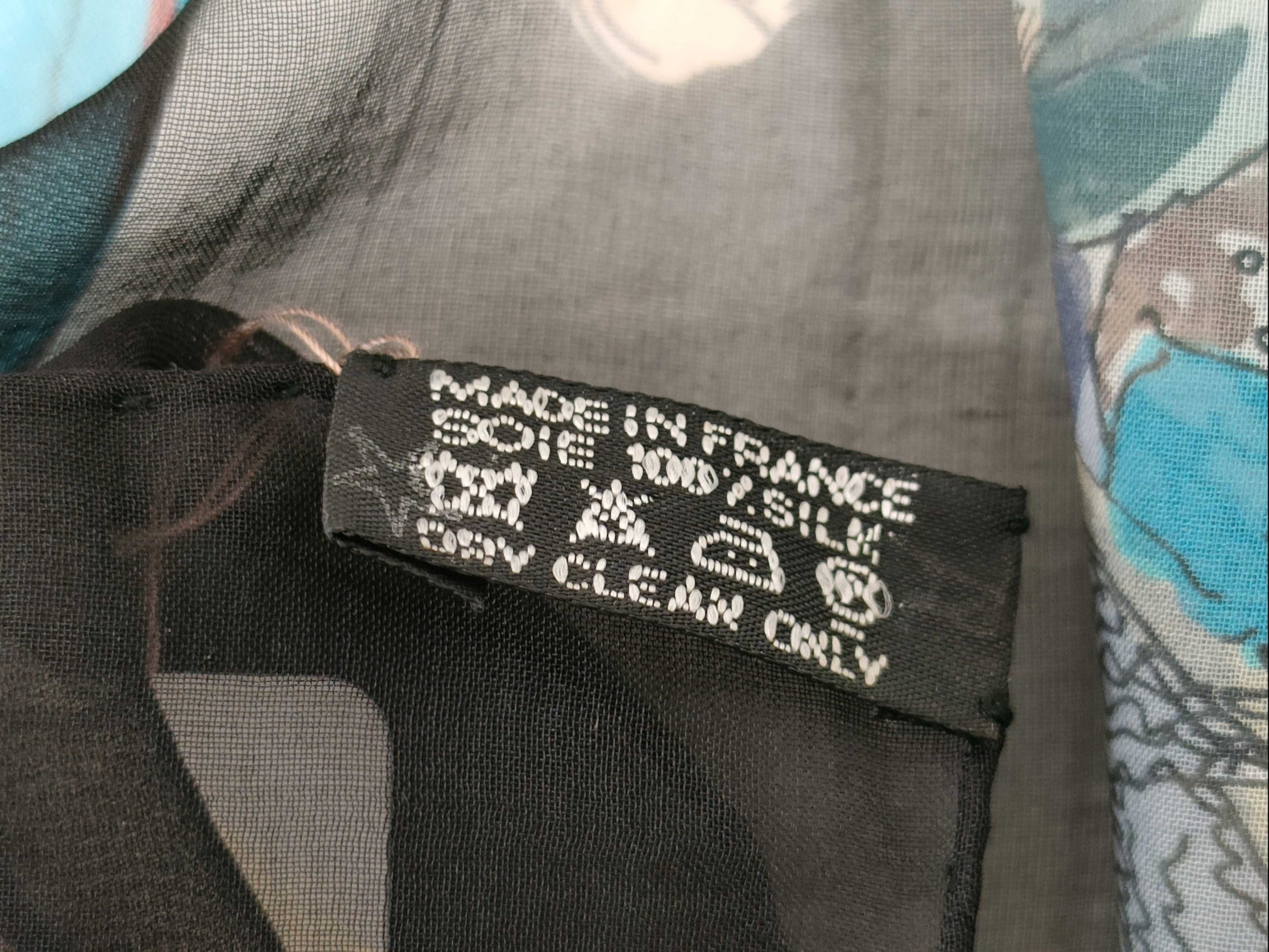 HERMES Cashmere Silk 140 Scarf