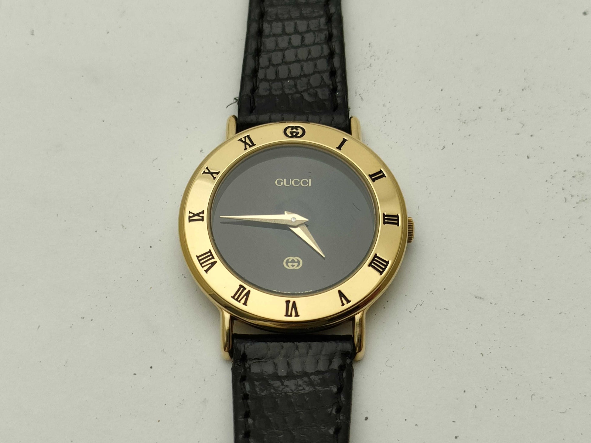 GUCCI 3000L Gold Women's Watch