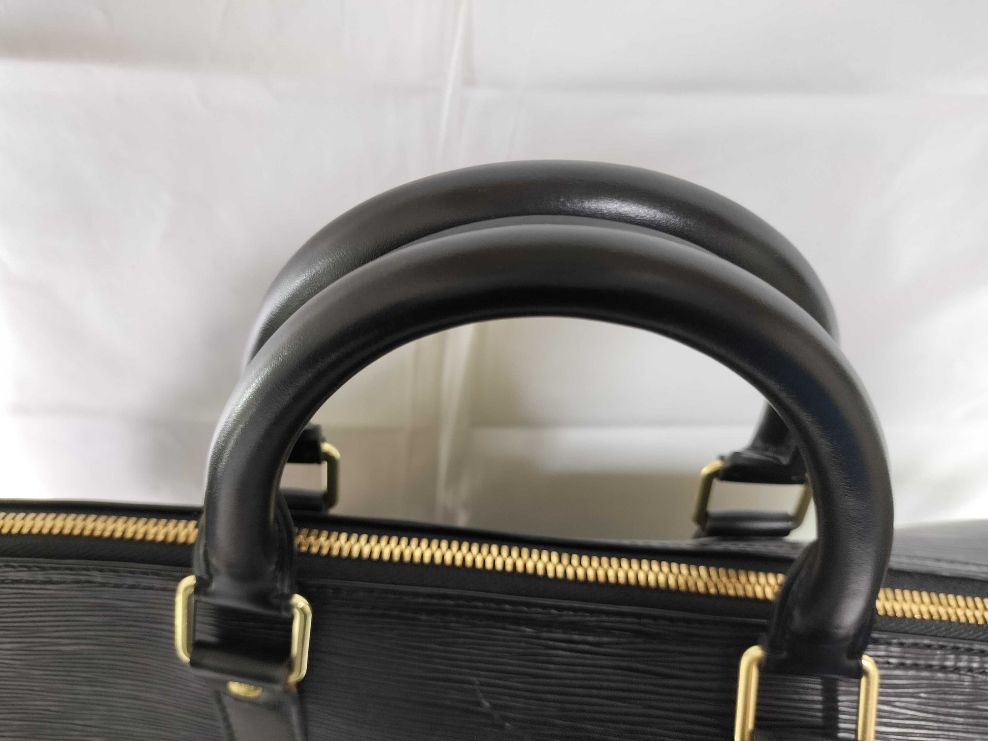 LOUIS VUITTON Epi Keepall Noir Boston Bag with Padlock