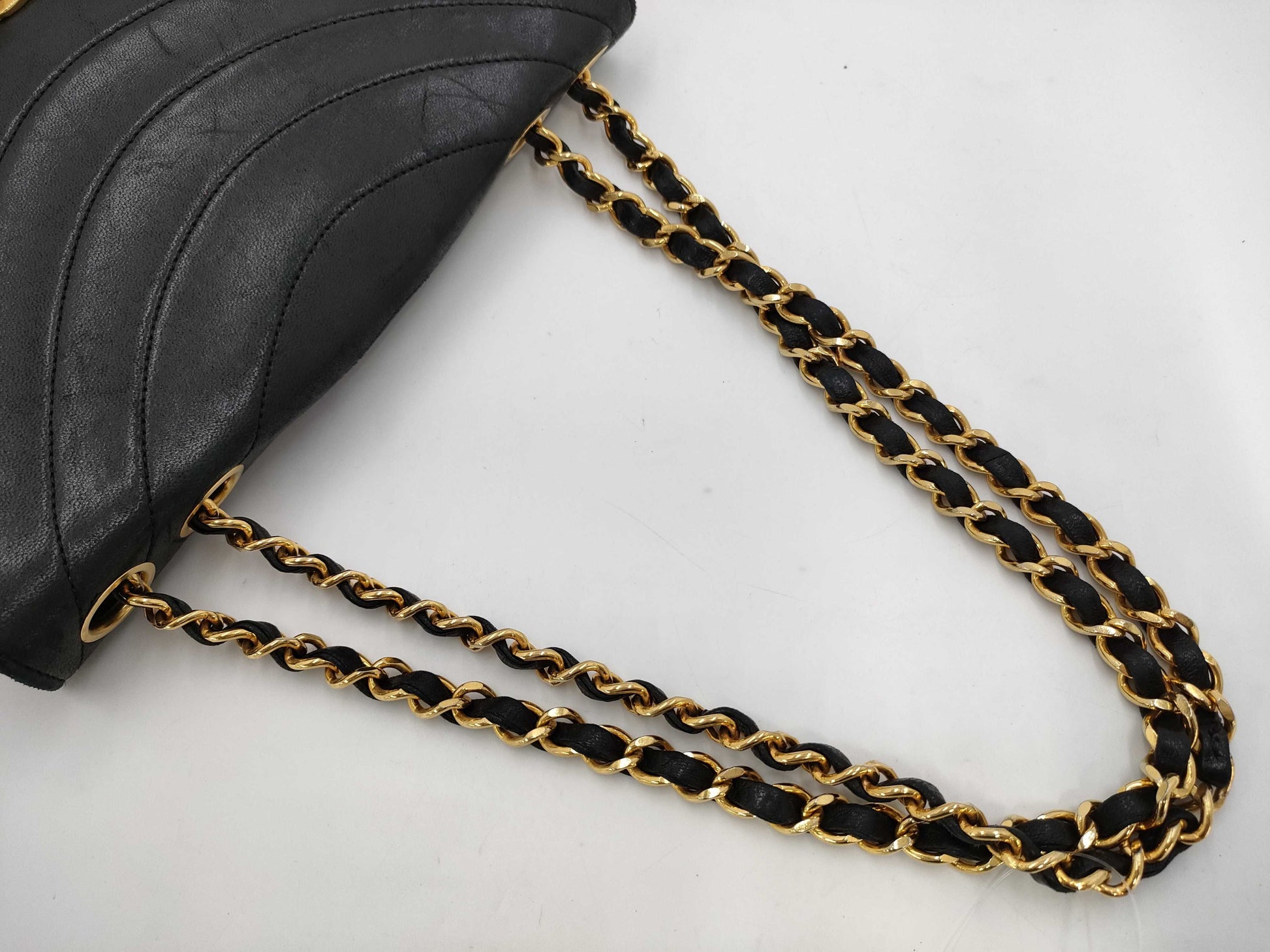 CHANEL Lambskin 22 Single Chain Shoulder Bag