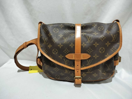 LOUIS VUITTON Monogram M42256 Saumur 30 Shoulder Bag