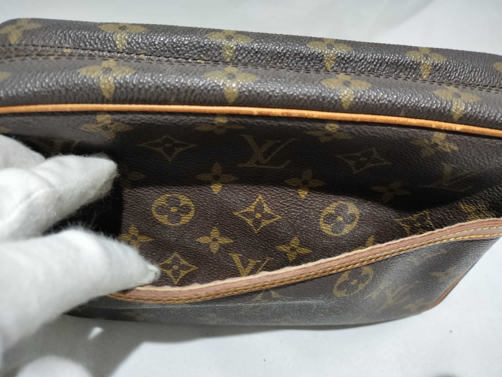 LOUIS VUITTON Monogram M51847 Compiègne 23 Second Bag