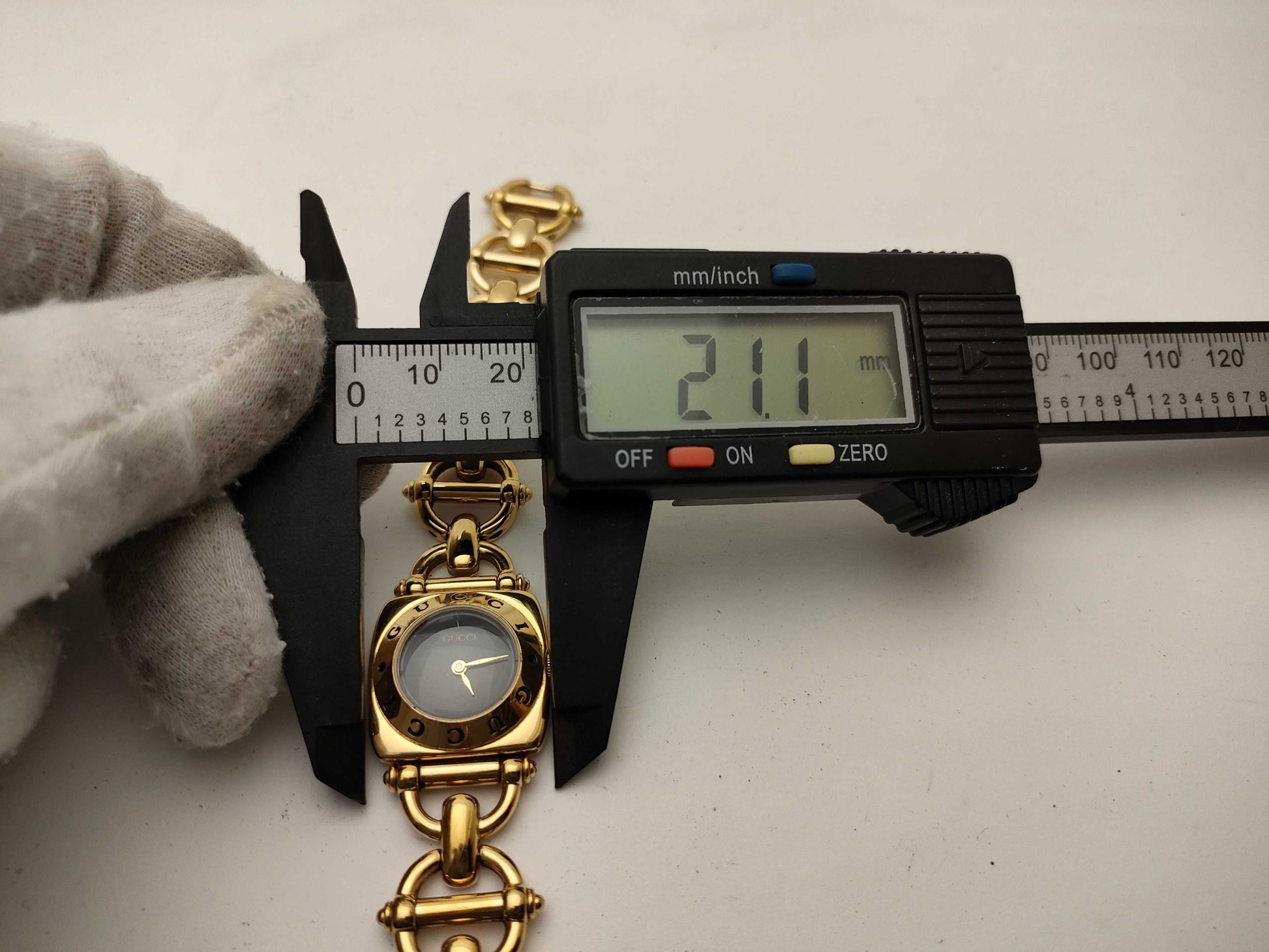 GUCCI 6400L Women's Watch