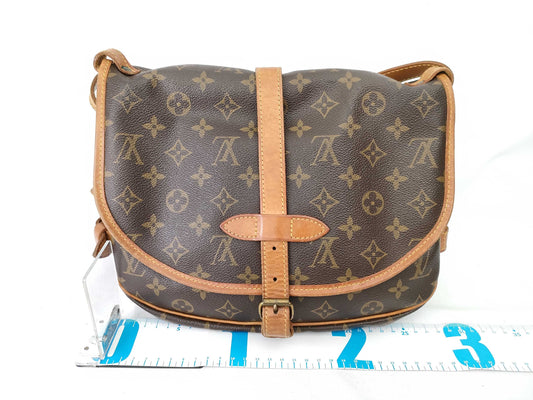 LOUIS VUITTON Monogram M42256 Saumur 30 Shoulder Bag