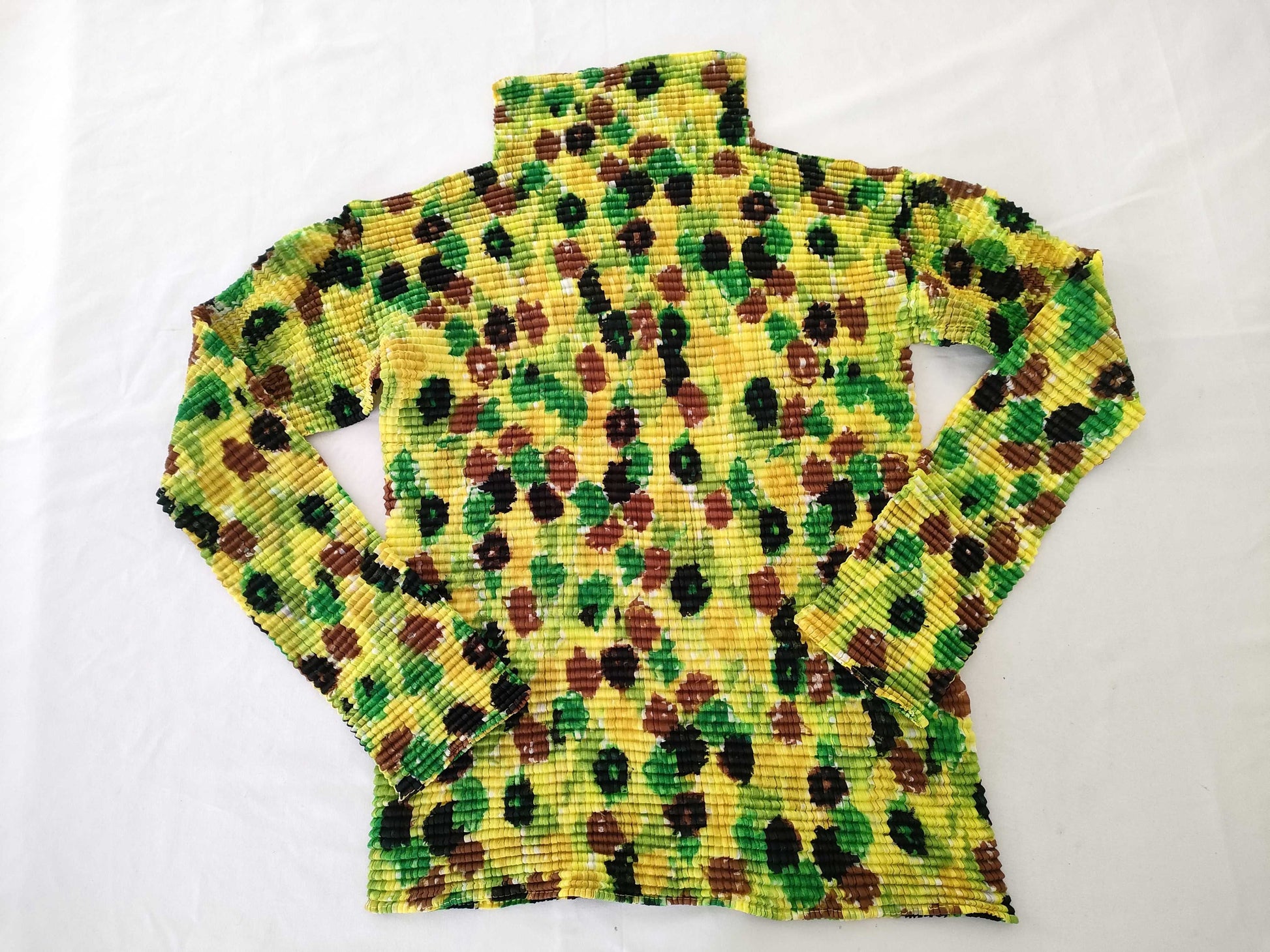 ISSEY MIYAKE Pleated All-Over Print Tops