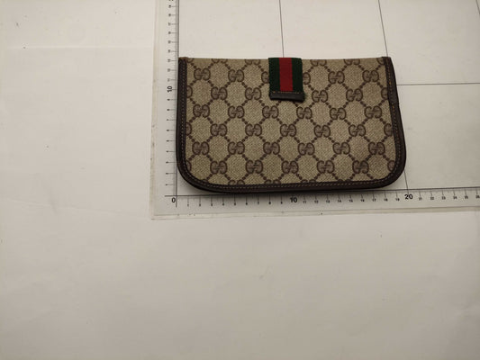 GUCCI Old GG Supreme Sherry Pouch