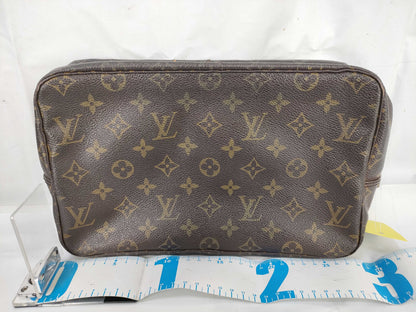 LOUIS VUITTON Monogram M47522 True Toilet 28 Pouch