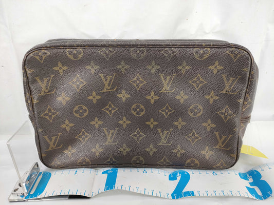 LOUIS VUITTON Monogram M47522 True Toilet 28 Pouch