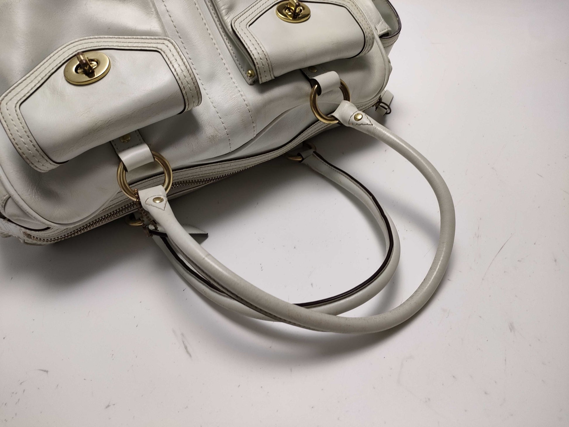 COACH 1808 Handbag White Turnlock Handbag