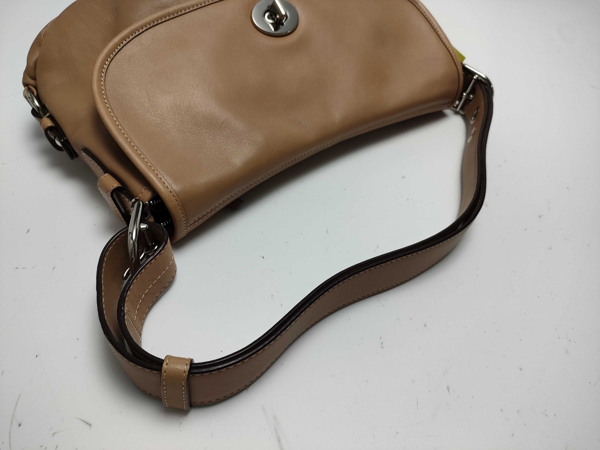 COACH F15170 Shoulder Turnlock Shoulder Bag