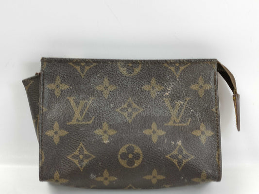 LOUIS VUITTON Monogram Poche Toilette 15 Pouch