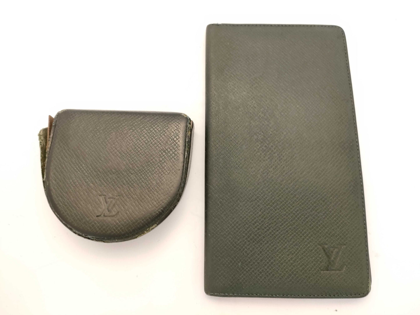 LOUIS VUITTON Taiga Long Wallet Coin Case Wallet